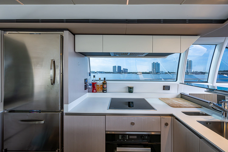 Liquid Asset Yacht Photos Pics 