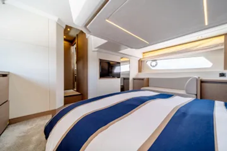 V & A Yacht Photos Pics 