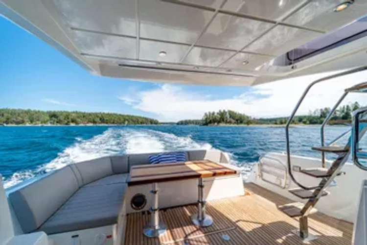 V & A Yacht Photos Pics 