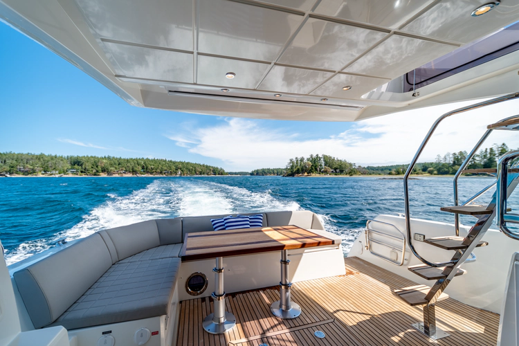 V & A Yacht Photos Pics 