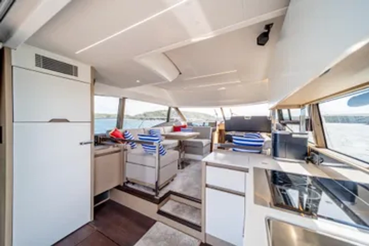 V & A Yacht Photos Pics 