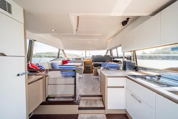 V & A Yacht Photos Pics 