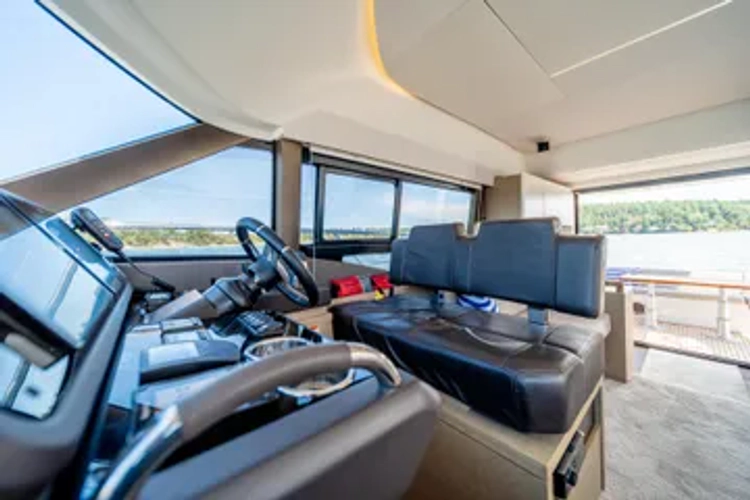 V & A Yacht Photos Pics 