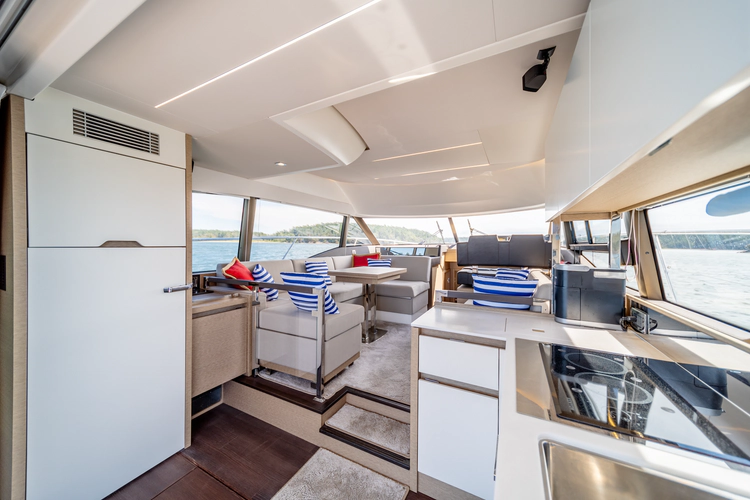 V & A Yacht Photos Pics 