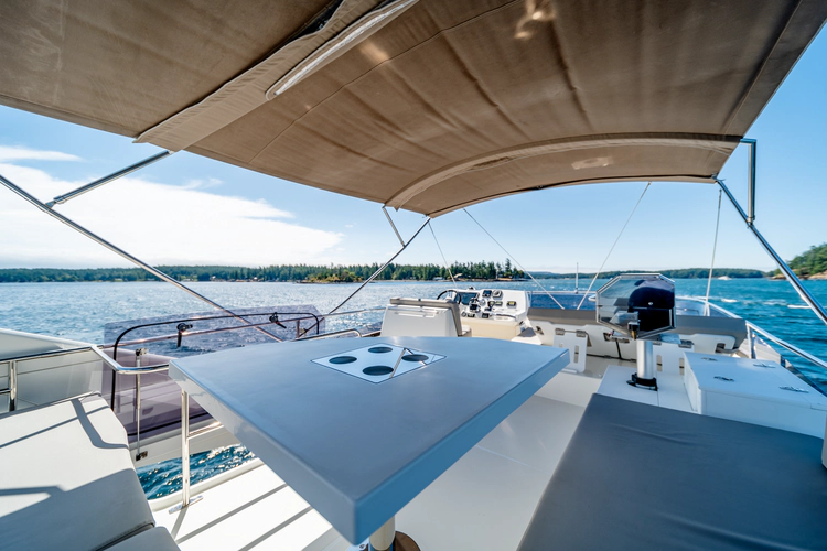 V & A Yacht Photos Pics 