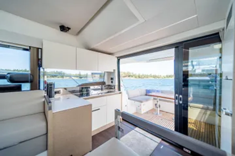 V & A Yacht Photos Pics 