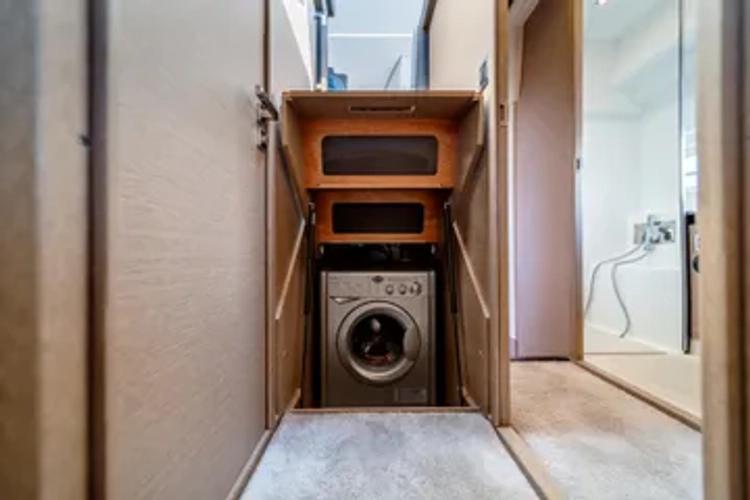 V & A Yacht Photos Pics 