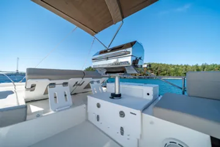 V & A Yacht Photos Pics 