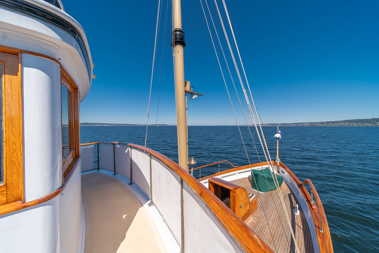 Blue Peter Yacht Photos Pics 