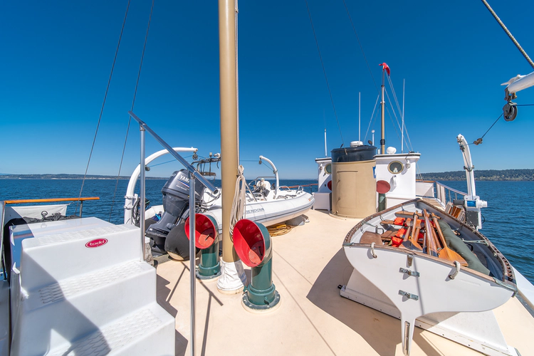 Blue Peter Yacht Photos Pics 
