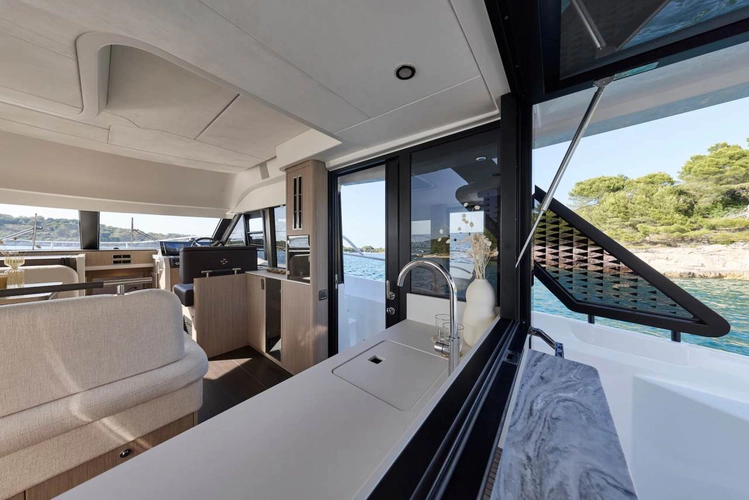 F4.3 Yacht Photos Pics 