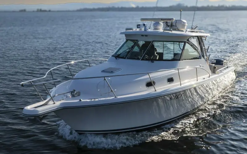 Salt Yacht Photos Pics 