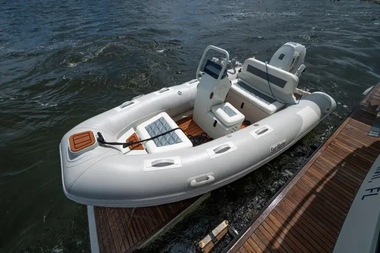 Aristocat Yacht Photos Pics 