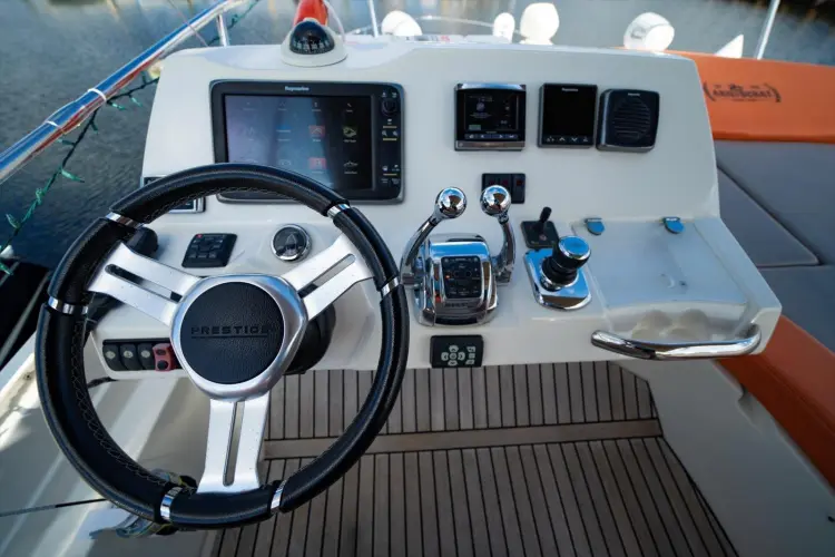 Aristocat Yacht Photos Pics 
