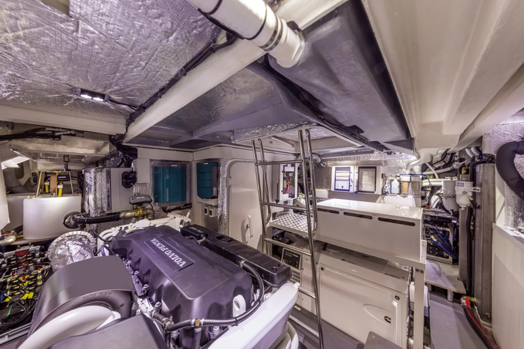 60 Fly On-order Yacht Photos Pics 