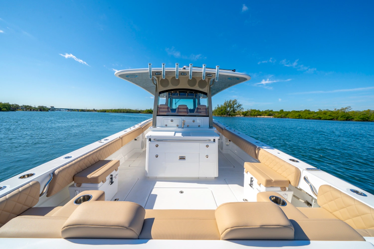 42 Lujo Yacht Photos Pics 