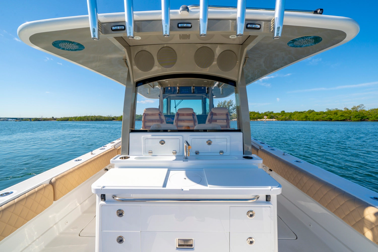 42 Lujo Yacht Photos Pics 