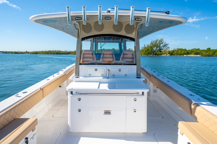 42 Lujo Yacht Photos Pics 