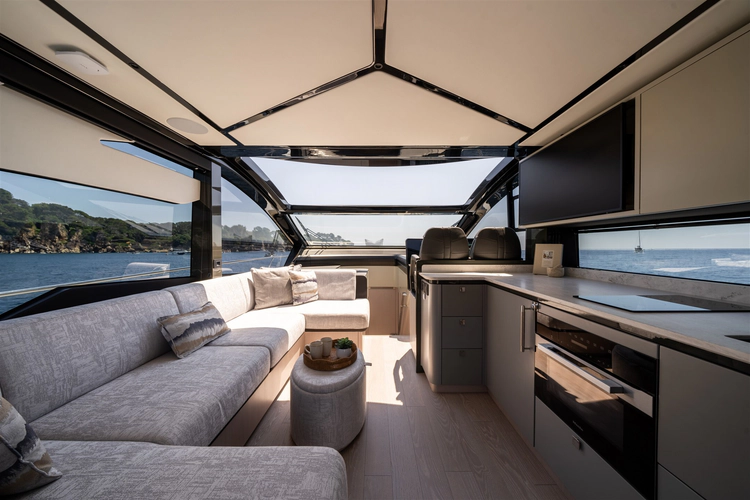 Predator 55 Yacht Photos Pics 