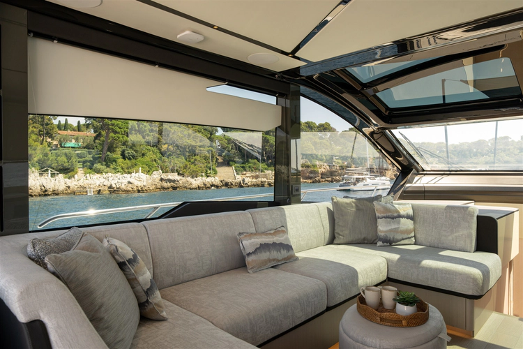 Predator 55 Yacht Photos Pics 