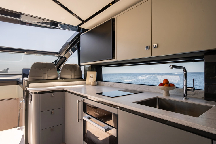 Predator 55 Yacht Photos Pics 