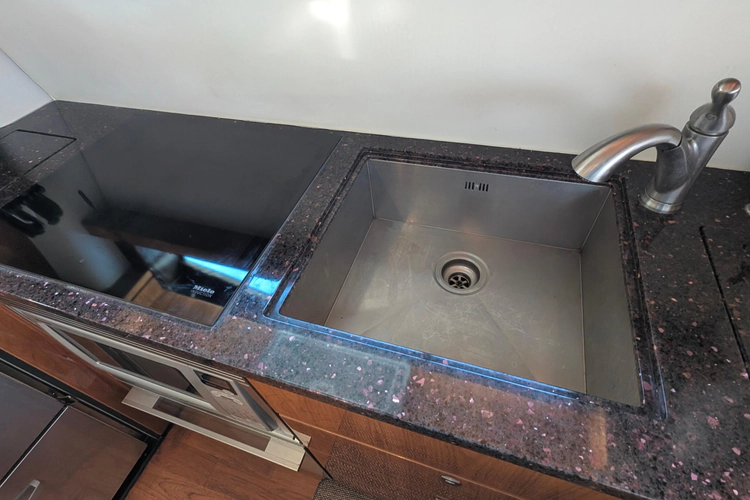 Casa Amigos Yacht Photos Pics 