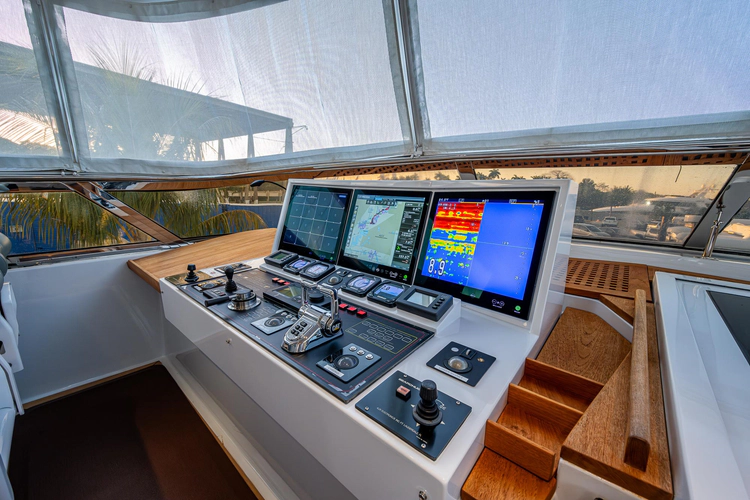 Kashmir Yacht Photos Pics 