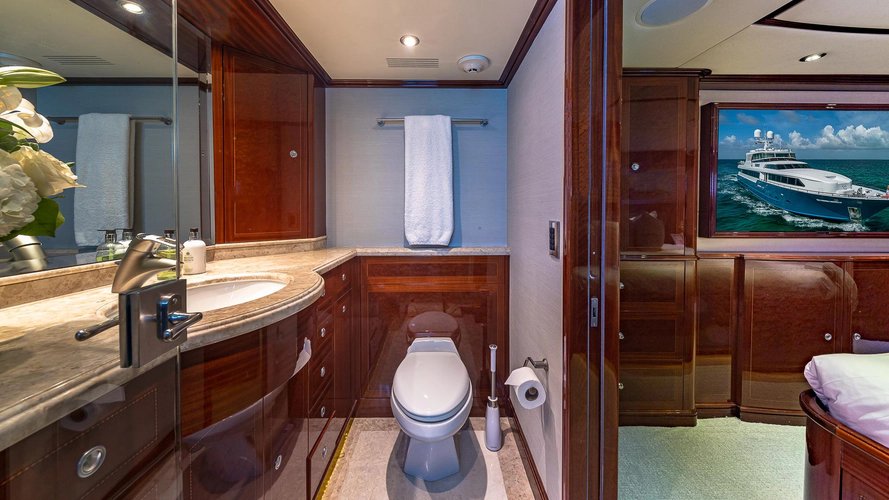 Kashmir Yacht Photos Pics 