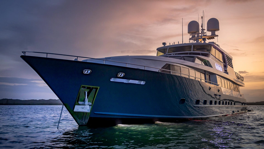 Kashmir Yacht Photos Pics 