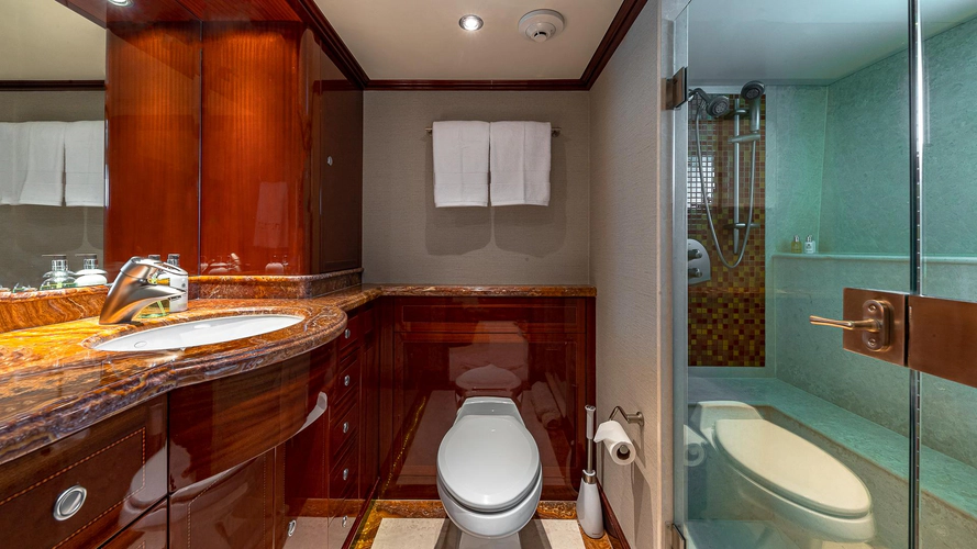 Kashmir Yacht Photos Pics 