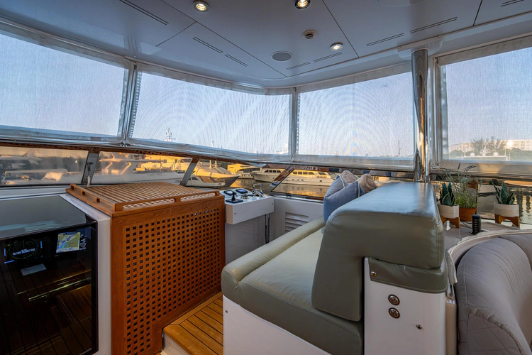 Kashmir Yacht Photos Pics 