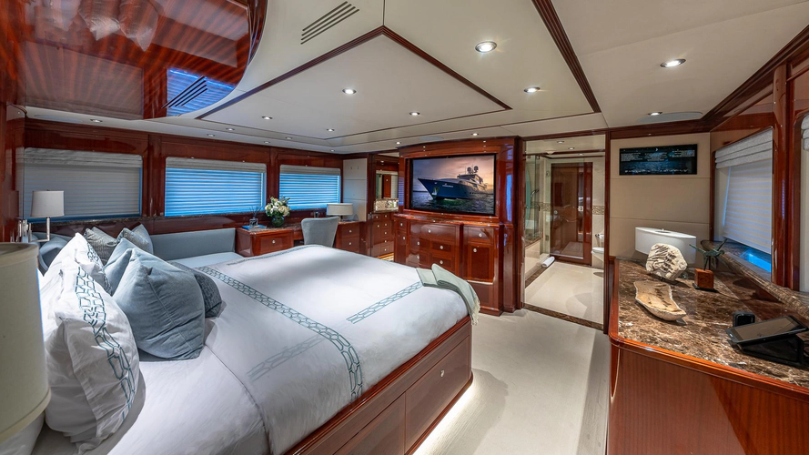 Kashmir Yacht Photos Pics 