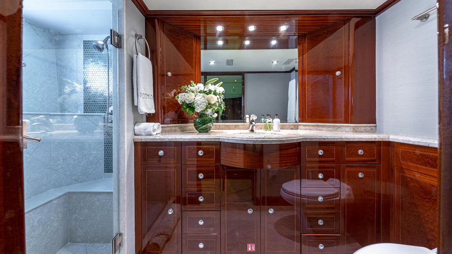 Kashmir Yacht Photos Pics 