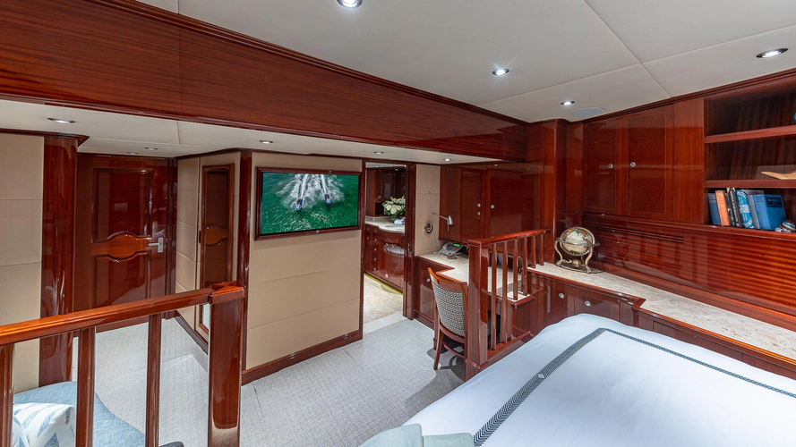 Kashmir Yacht Photos Pics 