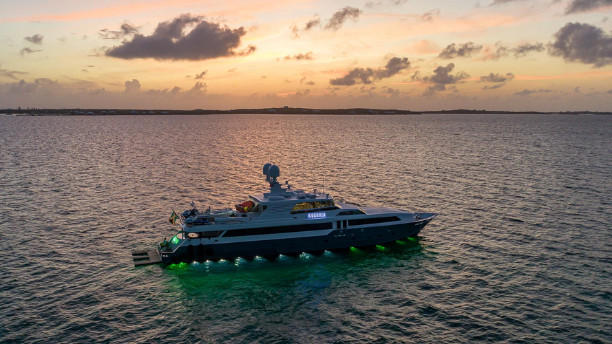 Kashmir Yacht Photos Pics 