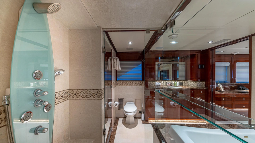 Kashmir Yacht Photos Pics 