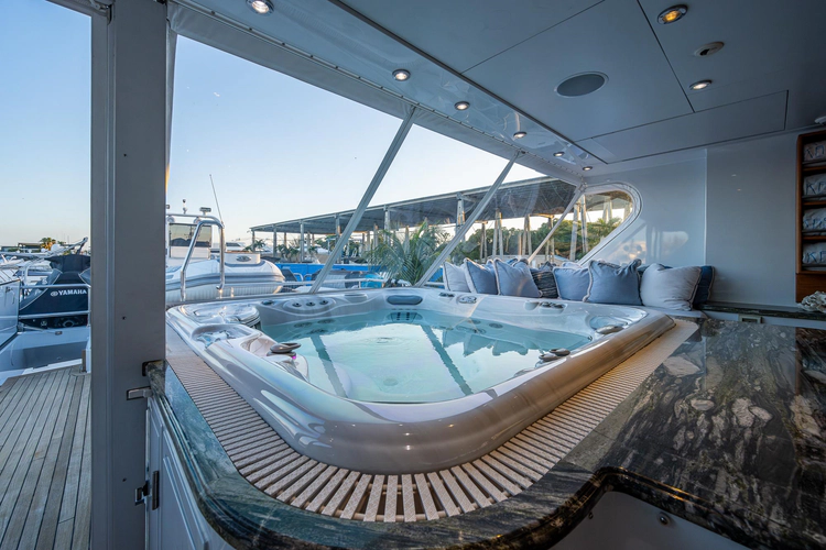 Kashmir Yacht Photos Pics 