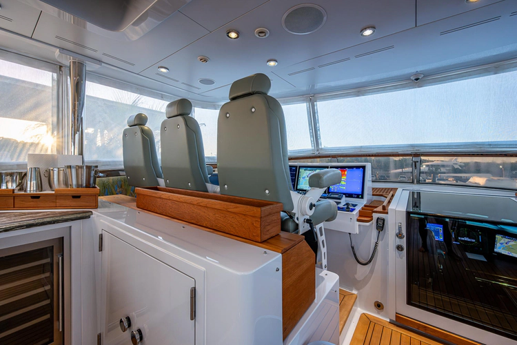 Kashmir Yacht Photos Pics 