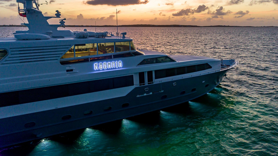 Kashmir Yacht Photos Pics 