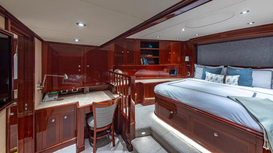 Kashmir Yacht Photos Pics 