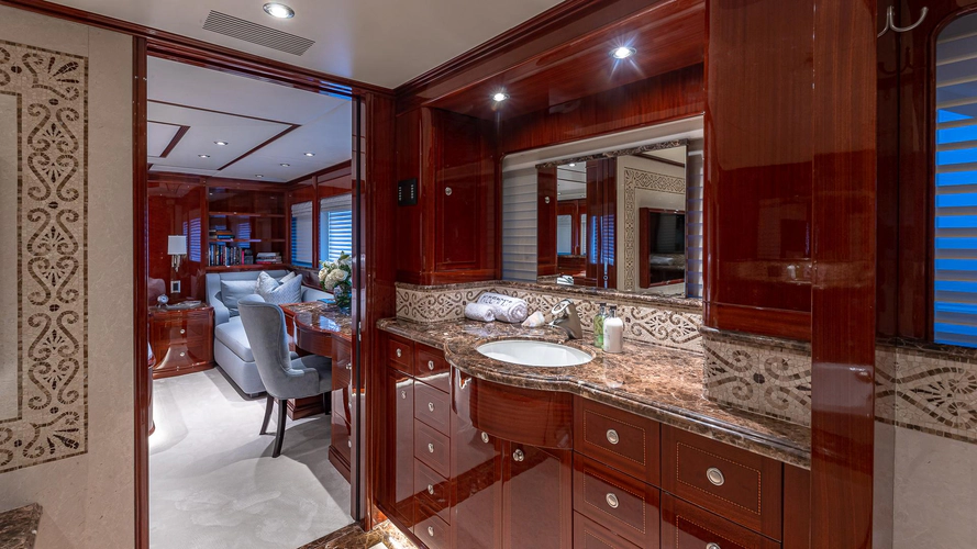 Kashmir Yacht Photos Pics 