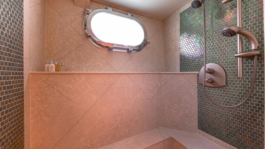 Kashmir Yacht Photos Pics 