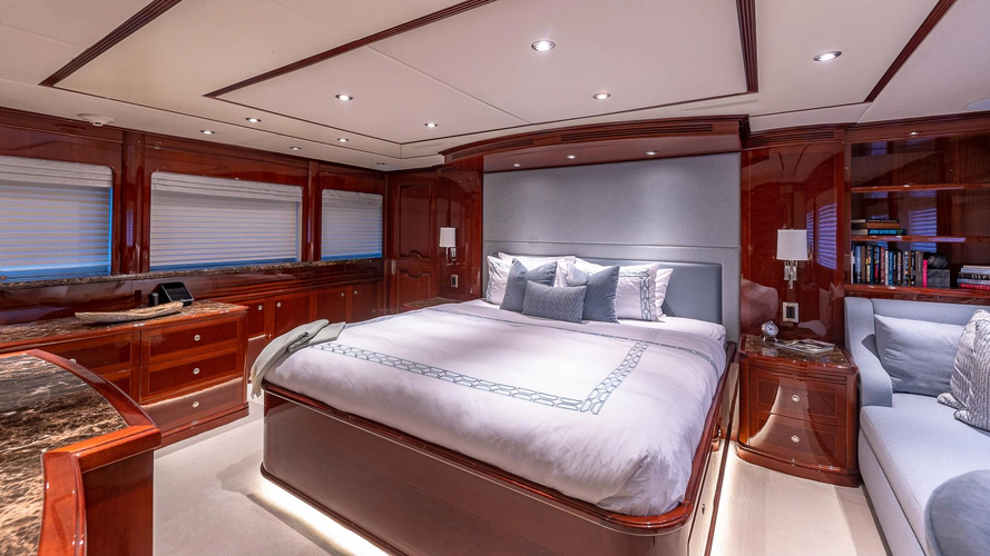 Kashmir Yacht Photos Pics 