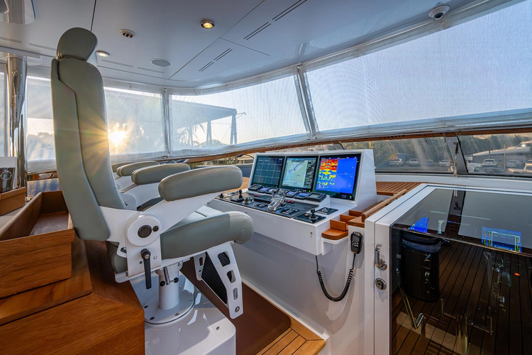 Kashmir Yacht Photos Pics 