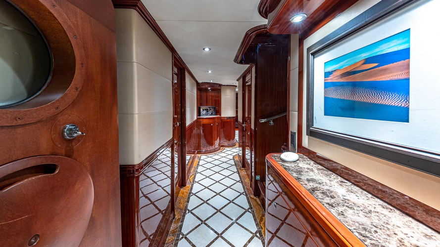 Kashmir Yacht Photos Pics 