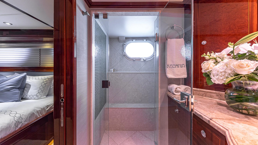 Kashmir Yacht Photos Pics 