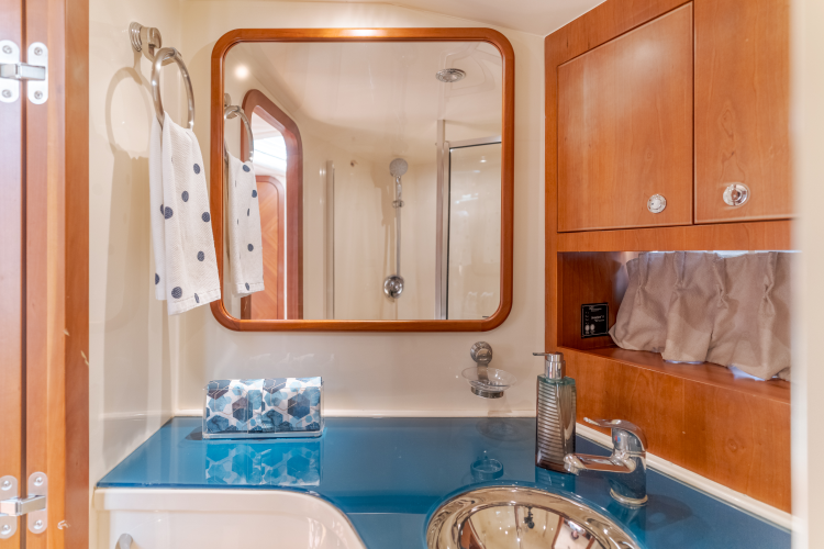 Dream Chaser Yacht Photos Pics 