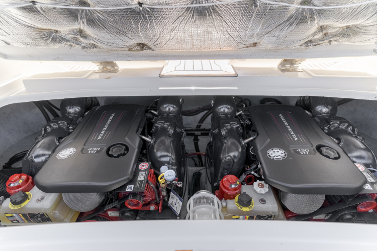 Dream Chaser Yacht Photos Pics 