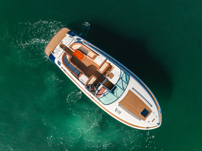 Dream Chaser Yacht Photos Pics 