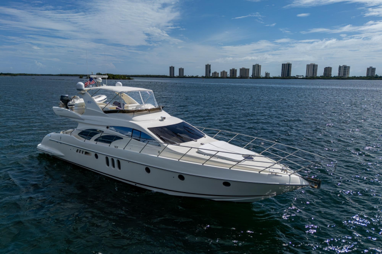 To Life! Yacht Photos Pics 